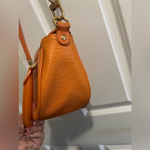 Rare Louis Vuitton Epi Orange Shoulder Bag - Picture 15 of 17